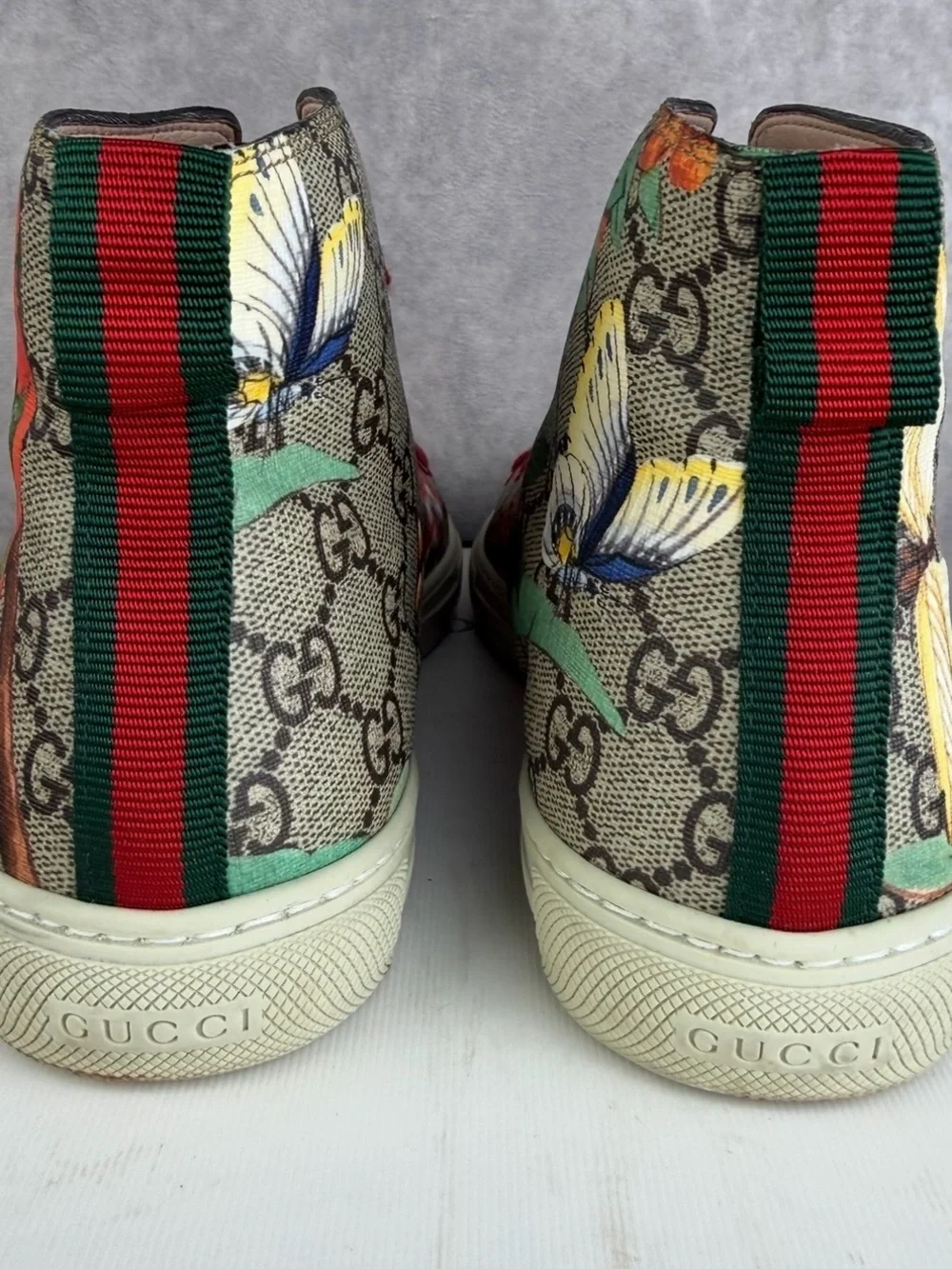 Gucci gg supreme